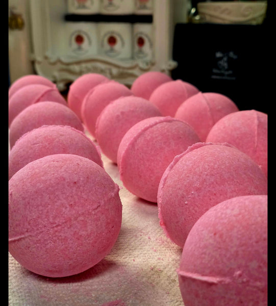 7.5 oz Bakers Dozen (12) Fizzy Bath Bombs